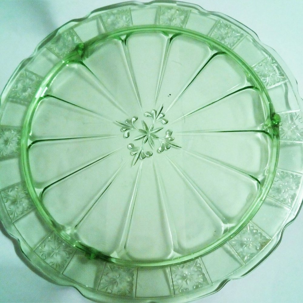 Green Depression Cake plate 10"